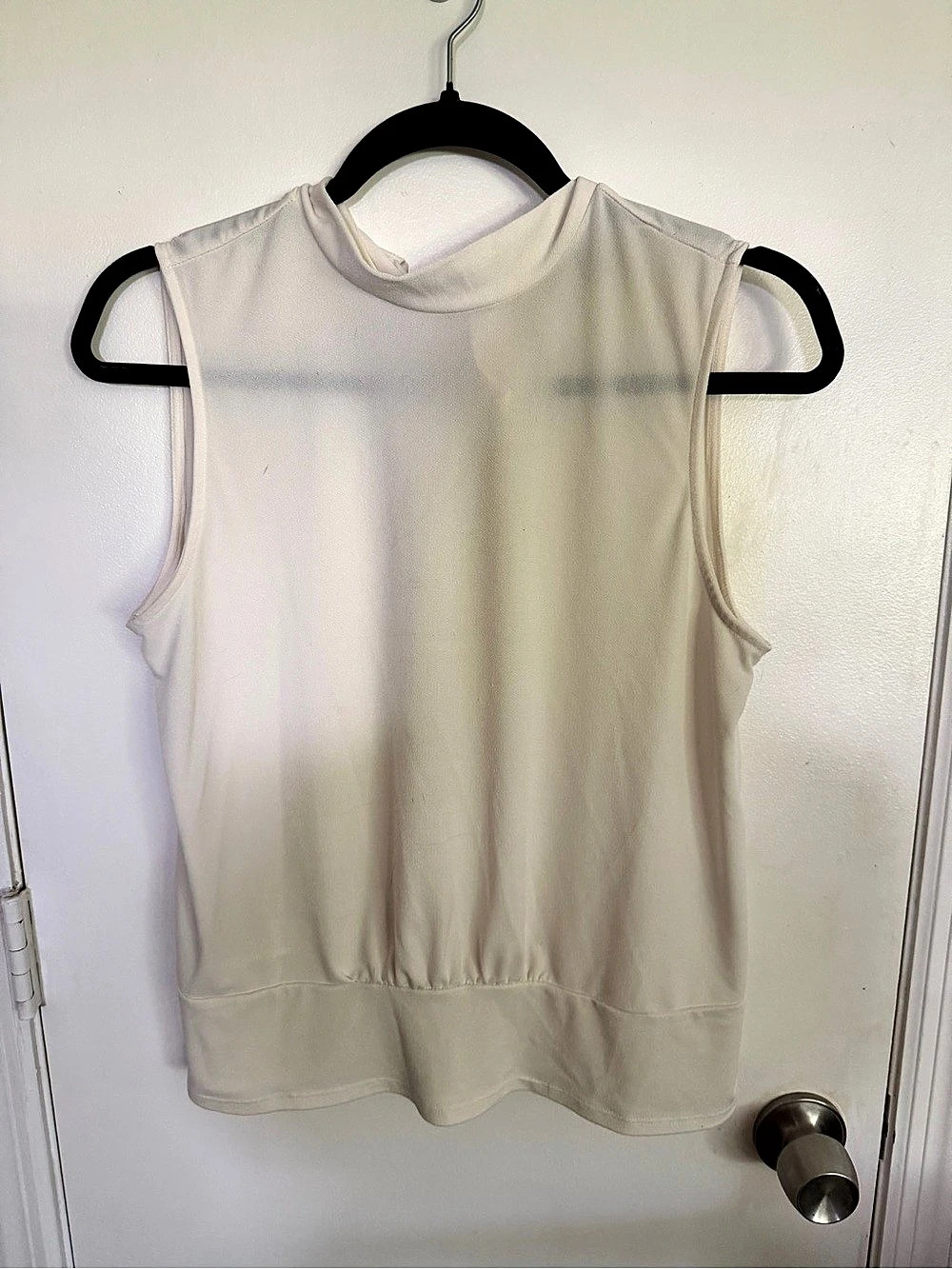 Banana Republic Sleeveless Tie Neck Top in Ivory White Size Medium Like New